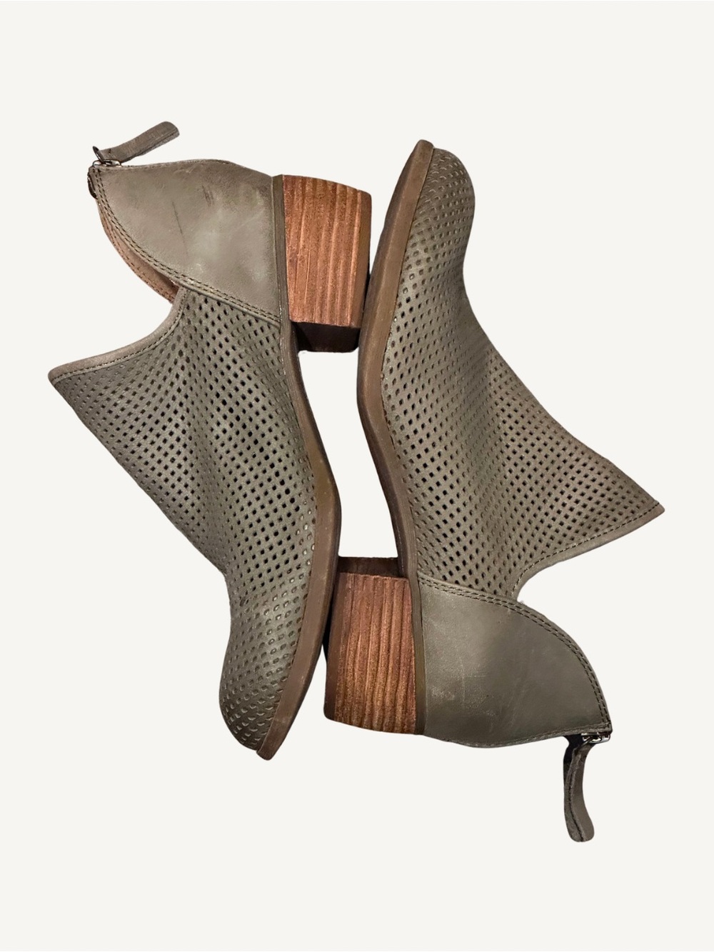 Söfft Leather Canobie Perforated Booties in Olive Color & Block Heel Size 7.5